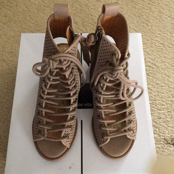 NEW Girls Dolce Vita Luna Peep Toe Bootie Sandal - Picture 5 of 6